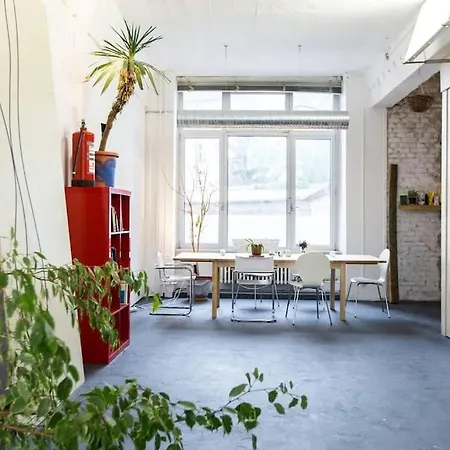 200qm Loft For Friends And Family - On The Spree! Appartement Berlijn