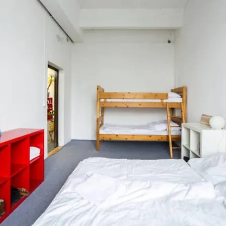 200qm Loft For Friends And Family - On The Spree! Berlijn